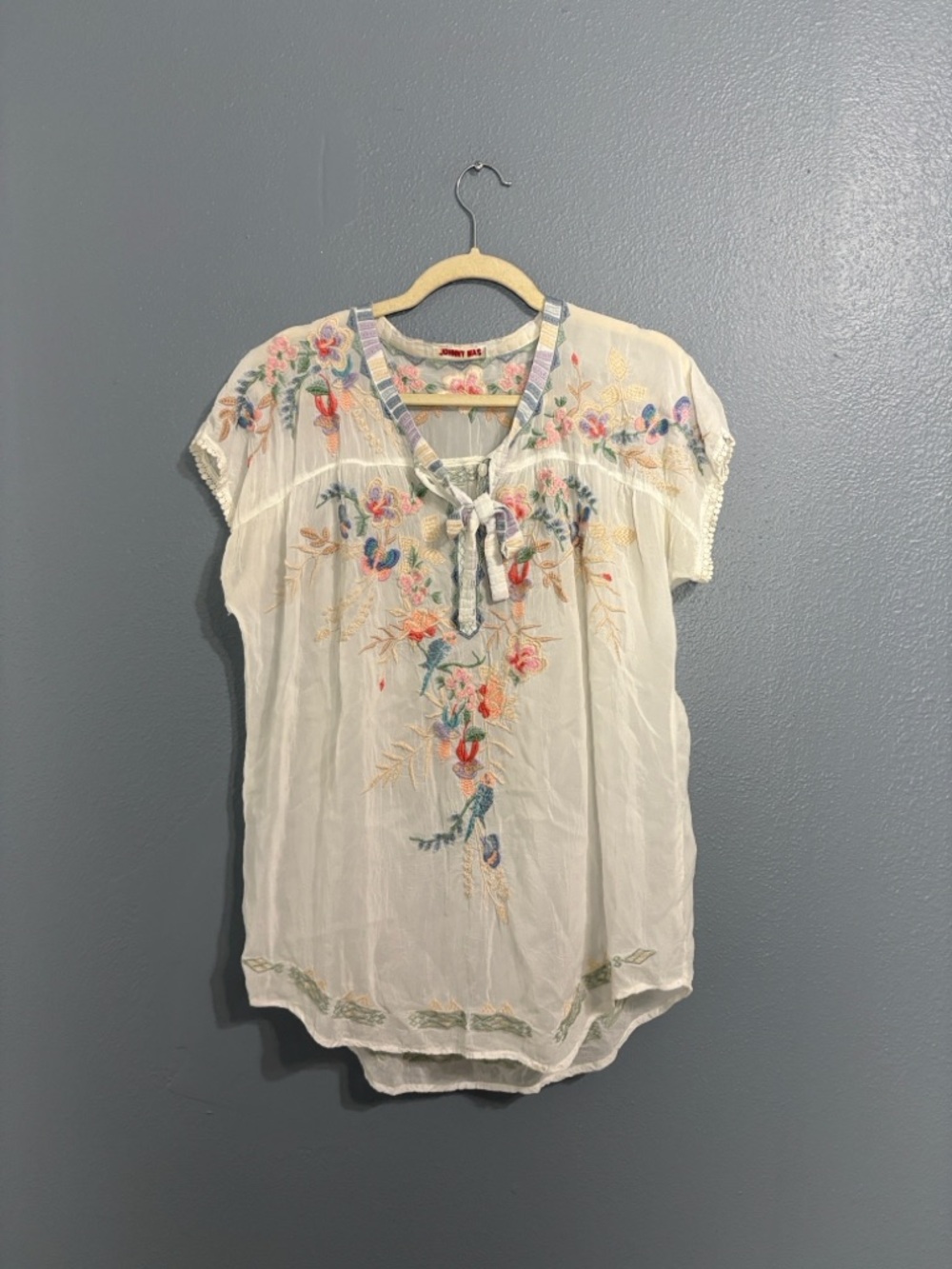 Johnny Was Cream Embroidered V-Neck Tunic with Multicolor Floral Stitching